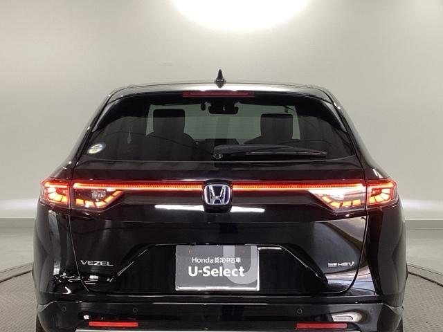 ヴェゼル ｅ：ＨＥＶＺ　純正ナビ　フルセグ　リアカメラ　衝突回避支援ブレーキ機能　スマキ　Ｐトランク　フルオートエアコン　Ｄレコ　エアバッグ　両席エアバック　Ｒカメ　パワーウィンドウ　ＬＥＤランプ　ソナー　クルーズＣ　ＵＳＢ（33枚目）