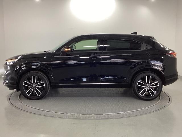 ヴェゼル ｅ：ＨＥＶＺ　純正ナビ　フルセグ　リアカメラ　衝突回避支援ブレーキ機能　スマキ　Ｐトランク　フルオートエアコン　Ｄレコ　エアバッグ　両席エアバック　Ｒカメ　パワーウィンドウ　ＬＥＤランプ　ソナー　クルーズＣ　ＵＳＢ（37枚目）