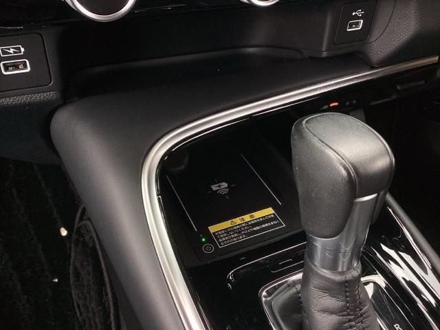 ヴェゼル ｅ：ＨＥＶＺ　純正ナビ　フルセグ　リアカメラ　衝突回避支援ブレーキ機能　スマキ　Ｐトランク　フルオートエアコン　Ｄレコ　エアバッグ　両席エアバック　Ｒカメ　パワーウィンドウ　ＬＥＤランプ　ソナー　クルーズＣ　ＵＳＢ（43枚目）