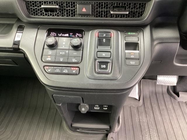 �w��{�ɂ���i�I�ȃV�t�g���삪�\�ȃG���N�g���b�N�M�A�Z���N�^�[�ł��I�܂��A�X�C�b�`����ŃI���^�I�t�ł���d�q����p�[�L���O�u���[�L�ł��B