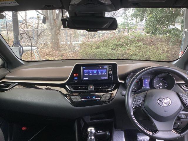 �t�����g�K���X���傫���A���C�h�Ȏ��E�ŉ^�]�����₷���Ȃ�悤�ɁA�݌v����Ă��܂��B