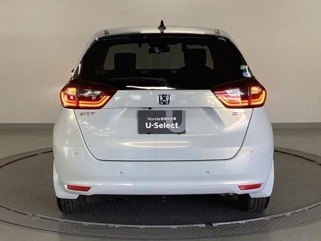 フィット e:HEVホーム 純正ナビ フルセグ リアカメラ 前後誤発進抑制機能 クリソナ 助手席エアバッグ 運転席エアバッグ アイドリングストップ LEDライト USB接続 バックカメラ ABS サイドエアバッグ スマートキー(9枚目)