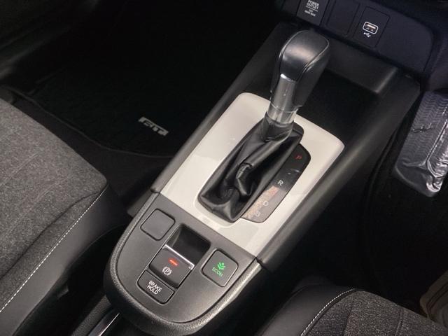 フィット e:HEVホーム 純正ナビ フルセグ リアカメラ 前後誤発進抑制機能 クリソナ 助手席エアバッグ 運転席エアバッグ アイドリングストップ LEDライト USB接続 バックカメラ ABS サイドエアバッグ スマートキー(14枚目)