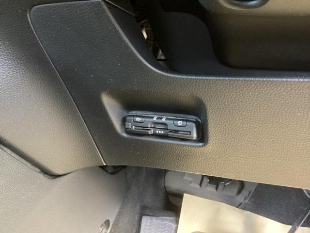 フィット e:HEVホーム 純正ナビ フルセグ リアカメラ 前後誤発進抑制機能 クリソナ 助手席エアバッグ 運転席エアバッグ アイドリングストップ LEDライト USB接続 バックカメラ ABS サイドエアバッグ スマートキー(15枚目)