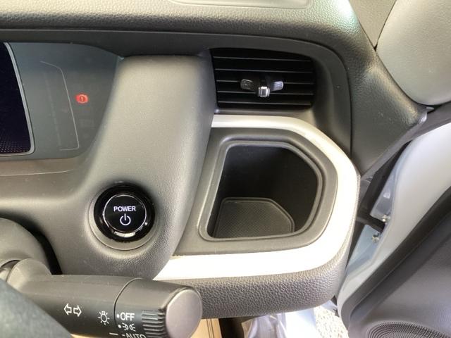 フィット e:HEVホーム 純正ナビ フルセグ リアカメラ 前後誤発進抑制機能 クリソナ 助手席エアバッグ 運転席エアバッグ アイドリングストップ LEDライト USB接続 バックカメラ ABS サイドエアバッグ スマートキー(16枚目)