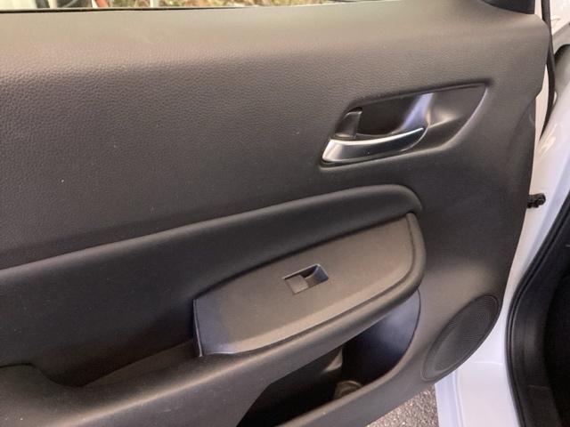 フィット e:HEVホーム 純正ナビ フルセグ リアカメラ 前後誤発進抑制機能 クリソナ 助手席エアバッグ 運転席エアバッグ アイドリングストップ LEDライト USB接続 バックカメラ ABS サイドエアバッグ スマートキー(39枚目)