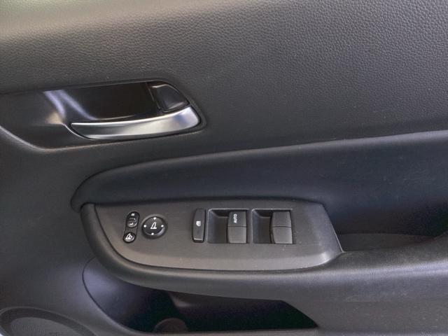 フィット e:HEVホーム 純正ナビ フルセグ リアカメラ 前後誤発進抑制機能 クリソナ 助手席エアバッグ 運転席エアバッグ アイドリングストップ LEDライト USB接続 バックカメラ ABS サイドエアバッグ スマートキー(49枚目)