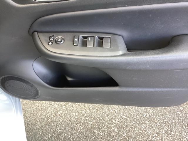 フィット e:HEVホーム 純正ナビ フルセグ リアカメラ 前後誤発進抑制機能 クリソナ 助手席エアバッグ 運転席エアバッグ アイドリングストップ LEDライト USB接続 バックカメラ ABS サイドエアバッグ スマートキー(50枚目)