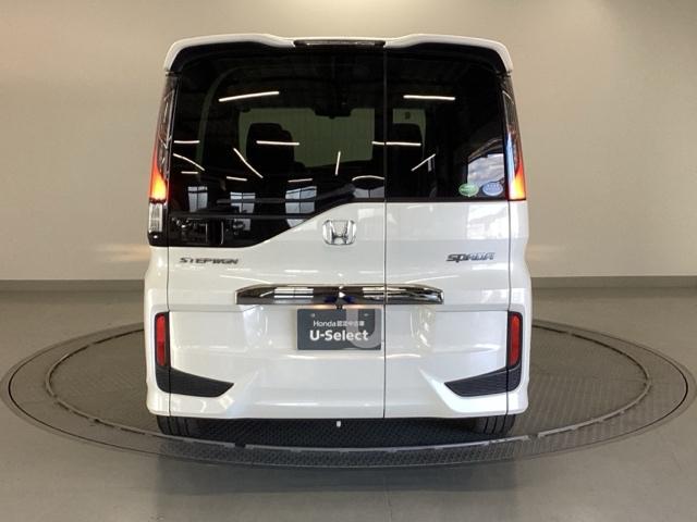 ステップワゴンスパーダ スパーダ・クールスピリットホンダセンシング　メモリーナビ　ＥＴＣ　リアカメラ　サイドエアバック　スマートキ　左右電動スライドドア　バックモニタ　地ＴＶ　ナビ＆ＴＶ　三列シート　ＵＳＢ　助手席エアバッグ　ＡＡＣ　横滑り防止機能　ターボ車　ＡＢＳ（10枚目）