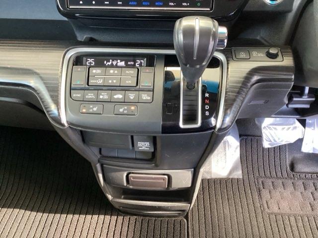 ステップワゴンスパーダ スパーダ・クールスピリットホンダセンシング　メモリーナビ　ＥＴＣ　リアカメラ　サイドエアバック　スマートキ　左右電動スライドドア　バックモニタ　地ＴＶ　ナビ＆ＴＶ　三列シート　ＵＳＢ　助手席エアバッグ　ＡＡＣ　横滑り防止機能　ターボ車　ＡＢＳ（14枚目）