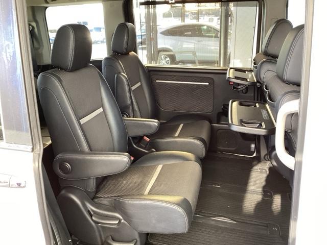 ステップワゴンスパーダ スパーダ・クールスピリットホンダセンシング　メモリーナビ　ＥＴＣ　リアカメラ　サイドエアバック　スマートキ　左右電動スライドドア　バックモニタ　地ＴＶ　ナビ＆ＴＶ　三列シート　ＵＳＢ　助手席エアバッグ　ＡＡＣ　横滑り防止機能　ターボ車　ＡＢＳ（17枚目）