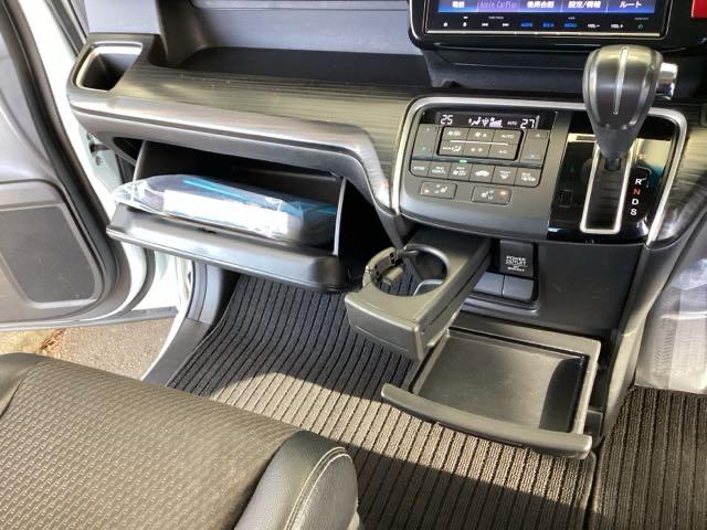ステップワゴンスパーダ スパーダ・クールスピリットホンダセンシング　メモリーナビ　ＥＴＣ　リアカメラ　サイドエアバック　スマートキ　左右電動スライドドア　バックモニタ　地ＴＶ　ナビ＆ＴＶ　三列シート　ＵＳＢ　助手席エアバッグ　ＡＡＣ　横滑り防止機能　ターボ車　ＡＢＳ（42枚目）