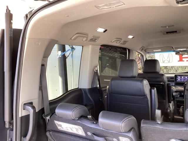 ステップワゴンスパーダ スパーダ・クールスピリットホンダセンシング　メモリーナビ　ＥＴＣ　リアカメラ　サイドエアバック　スマートキ　左右電動スライドドア　バックモニタ　地ＴＶ　ナビ＆ＴＶ　三列シート　ＵＳＢ　助手席エアバッグ　ＡＡＣ　横滑り防止機能　ターボ車　ＡＢＳ（67枚目）