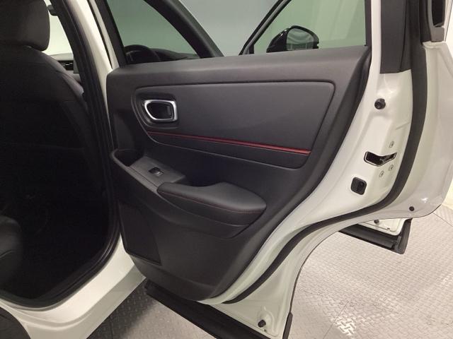 �{�f�B�[��C���e���A�͐��X�^�b�t������䒚�J�ɖ����A�N���[�j���O���Ă��܂�