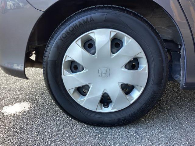 �X�`�[���z�C�[���ɂ́A�z�C�[���g�����i�z�C�[���J�o�[�j���t���Ă��܂��B