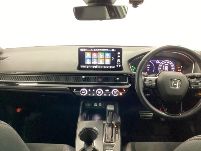 ���F���̂悢�C���p�l����ł��B����X�C�b�`��J�b�v�z���_�[���g���₷���ʒu�ɔz�u����Ă��܂��B