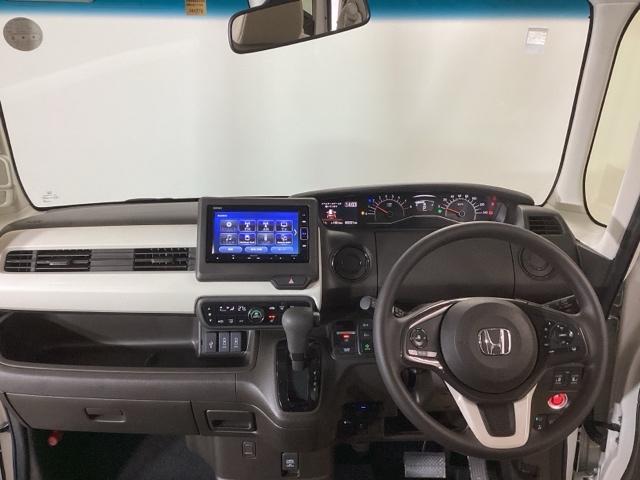 �t�����g�K���X���傫���A���C�h�Ȏ��E�ŉ^�]�����₷���Ȃ�悤�ɁA�݌v����Ă��܂��B