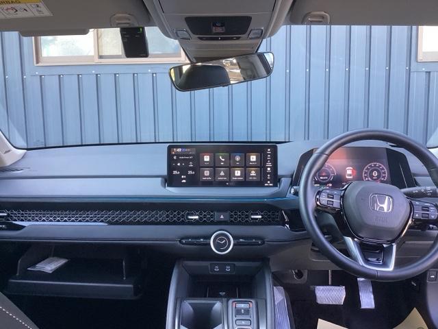 �t�����g�K���X���傫���A���C�h�Ȏ��E�ŉ^�]�����₷���Ȃ�悤�ɁA�݌v����Ă��܂��B