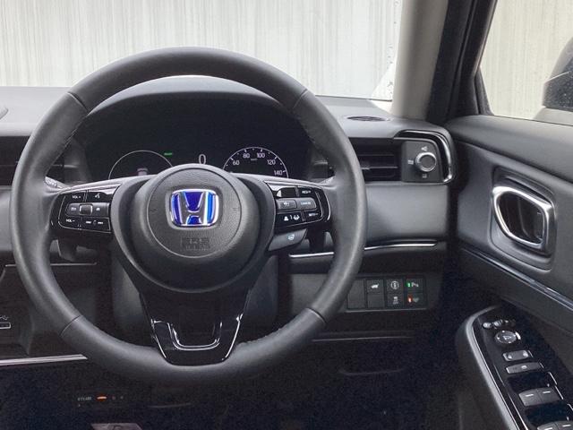 ヴェゼル ｅ：ＨＥＶＺ　メモリーナビ　ドラレコ　ＥＴＣ　リアカメラ　衝突回避支援ブレーキ機能　スマキ　Ｐトランク　フルオートエアコン　Ｄレコ　エアバッグ　両席エアバック　Ｒカメ　記録簿付　パワーウィンドウ　ＬＥＤランプ（3枚目）