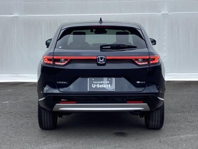 ヴェゼル ｅ：ＨＥＶＺ　メモリーナビ　ドラレコ　ＥＴＣ　リアカメラ　衝突回避支援ブレーキ機能　スマキ　Ｐトランク　フルオートエアコン　Ｄレコ　エアバッグ　両席エアバック　Ｒカメ　記録簿付　パワーウィンドウ　ＬＥＤランプ（10枚目）