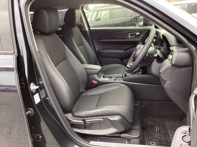 ヴェゼル ｅ：ＨＥＶＺ　メモリーナビ　ドラレコ　ＥＴＣ　リアカメラ　衝突回避支援ブレーキ機能　スマキ　Ｐトランク　フルオートエアコン　Ｄレコ　エアバッグ　両席エアバック　Ｒカメ　記録簿付　パワーウィンドウ　ＬＥＤランプ（18枚目）