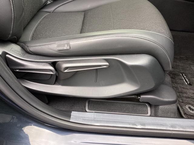 ヴェゼル ｅ：ＨＥＶＺ　メモリーナビ　ドラレコ　ＥＴＣ　リアカメラ　衝突回避支援ブレーキ機能　スマキ　Ｐトランク　フルオートエアコン　Ｄレコ　エアバッグ　両席エアバック　Ｒカメ　記録簿付　パワーウィンドウ　ＬＥＤランプ（25枚目）