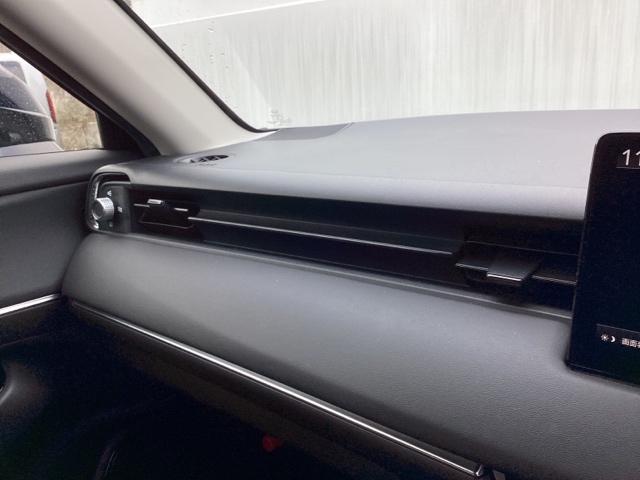 ヴェゼル ｅ：ＨＥＶＺ　メモリーナビ　ドラレコ　ＥＴＣ　リアカメラ　衝突回避支援ブレーキ機能　スマキ　Ｐトランク　フルオートエアコン　Ｄレコ　エアバッグ　両席エアバック　Ｒカメ　記録簿付　パワーウィンドウ　ＬＥＤランプ（32枚目）