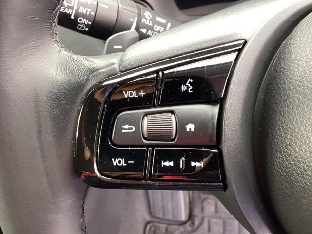 ヴェゼル ｅ：ＨＥＶＺ　メモリーナビ　ドラレコ　ＥＴＣ　リアカメラ　衝突回避支援ブレーキ機能　スマキ　Ｐトランク　フルオートエアコン　Ｄレコ　エアバッグ　両席エアバック　Ｒカメ　記録簿付　パワーウィンドウ　ＬＥＤランプ（38枚目）