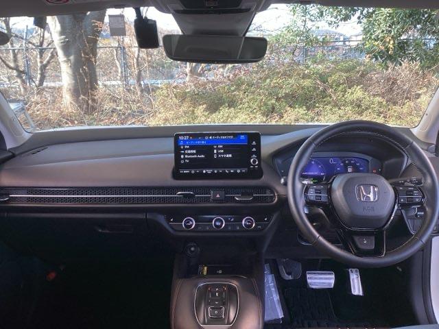 �t�����g�K���X���傫���A���C�h�Ȏ��E�ŉ^�]�����₷���Ȃ�悤�ɁA�݌v����Ă��܂��B