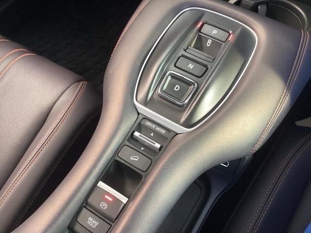 �w��ő��삷��G���N�g���b�N�M�A�Z���N�^�[���̗p�B�X�}�[�g�ȑ��삪�y���߂܂��B