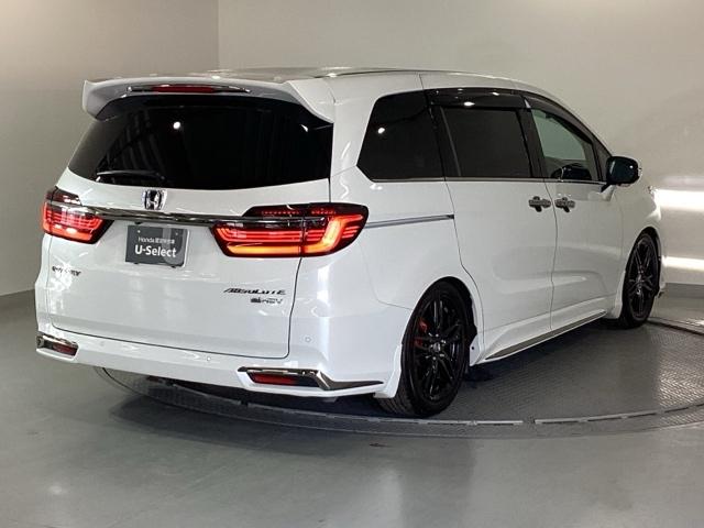 �{�f�B�J���[�́A�v���`�i�z���C�g�p�[���ŁA��i�Ȑ[�݂ƋP��������������z���C�g�ł��I