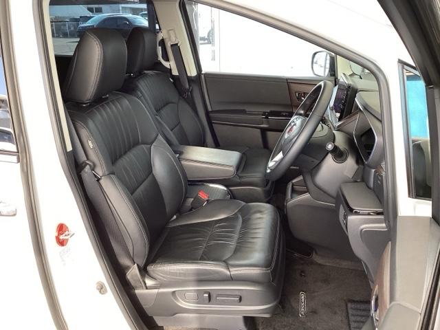 �t�����g�͂Q�ȋ��A�{�v�p���[�V�[�g�d�l�Ȃ̂ŁA���K�Ƀh���C�u���ł��܂��B�n���h���̓e���X�R�s�b�N�@�\�ŁA�n���h���ʒu����E���E��O�E���ɒ��߂ł��܂��B