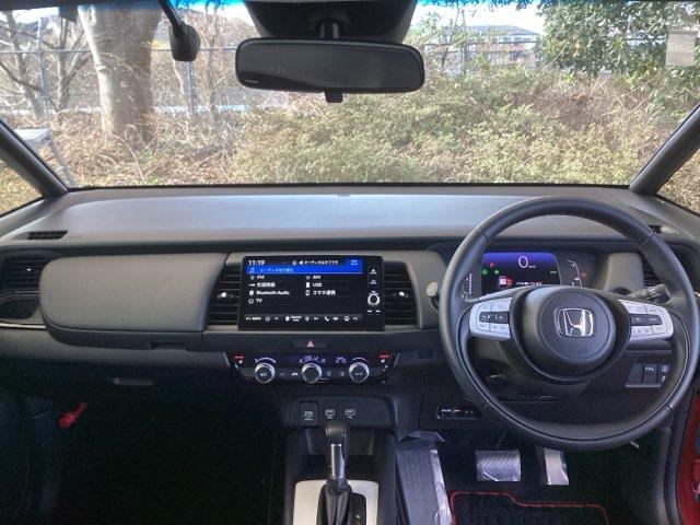 ��ɂȂ��ފ��o�̃X�e�A�����O�ł��B�����S�n�A�f�U�C�����A���쐫�ɂ���������A�C�e���ł��B