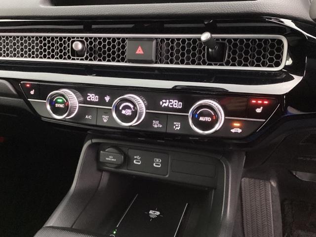 シビック ｅ：ＨＥＶＥＸ　試乗車　メモリーナビ　ドラレコ　ＥＴＣ　クルコン　シ－トヒ－タ－　衝突軽減ブレーキ　ＡＢＳ　ＬＥＤヘッドランプ　サイドカーテンエアバック　サンルーフ　Ｂカメ　ドライブレコーダー　アイドリングストップ（15枚目）