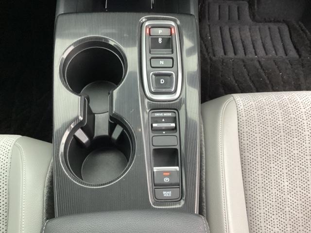 シビック ｅ：ＨＥＶＥＸ　試乗車　メモリーナビ　ドラレコ　ＥＴＣ　クルコン　シ－トヒ－タ－　衝突軽減ブレーキ　ＡＢＳ　ＬＥＤヘッドランプ　サイドカーテンエアバック　サンルーフ　Ｂカメ　ドライブレコーダー　アイドリングストップ（16枚目）