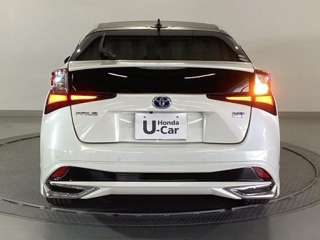 プリウス Ｓツーリングセレクション　ナビ　フルセグ　リアカメラ　コーナーセンサ　シートＨ　地デジ　バックモニタ　アイスト　エアロ　オ－トエアコン　ＬＥＤランプ　横滑り防止　セキュリティアラーム　エアバック　サイドエアバック　ＥＴＣ車載器（9枚目）