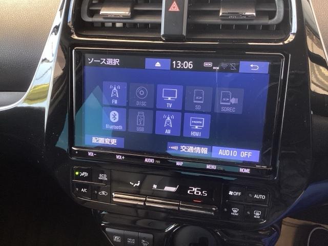プリウス Ｓツーリングセレクション　ナビ　フルセグ　リアカメラ　コーナーセンサ　シートＨ　地デジ　バックモニタ　アイスト　エアロ　オ－トエアコン　ＬＥＤランプ　横滑り防止　セキュリティアラーム　エアバック　サイドエアバック　ＥＴＣ車載器（11枚目）