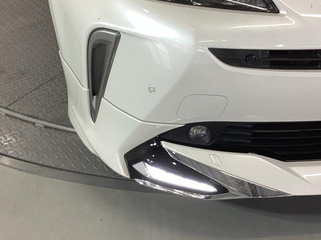 プリウス Ｓツーリングセレクション　ナビ　フルセグ　リアカメラ　コーナーセンサ　シートＨ　地デジ　バックモニタ　アイスト　エアロ　オ－トエアコン　ＬＥＤランプ　横滑り防止　セキュリティアラーム　エアバック　サイドエアバック　ＥＴＣ車載器（27枚目）