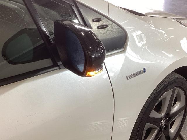 プリウス Ｓツーリングセレクション　ナビ　フルセグ　リアカメラ　コーナーセンサ　シートＨ　地デジ　バックモニタ　アイスト　エアロ　オ－トエアコン　ＬＥＤランプ　横滑り防止　セキュリティアラーム　エアバック　サイドエアバック　ＥＴＣ車載器（29枚目）