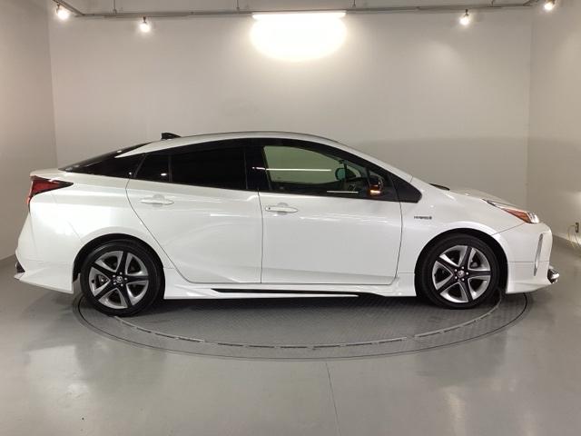 プリウス Ｓツーリングセレクション　ナビ　フルセグ　リアカメラ　コーナーセンサ　シートＨ　地デジ　バックモニタ　アイスト　エアロ　オ－トエアコン　ＬＥＤランプ　横滑り防止　セキュリティアラーム　エアバック　サイドエアバック　ＥＴＣ車載器（30枚目）