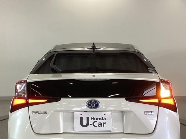 プリウス Ｓツーリングセレクション　ナビ　フルセグ　リアカメラ　コーナーセンサ　シートＨ　地デジ　バックモニタ　アイスト　エアロ　オ－トエアコン　ＬＥＤランプ　横滑り防止　セキュリティアラーム　エアバック　サイドエアバック　ＥＴＣ車載器（31枚目）