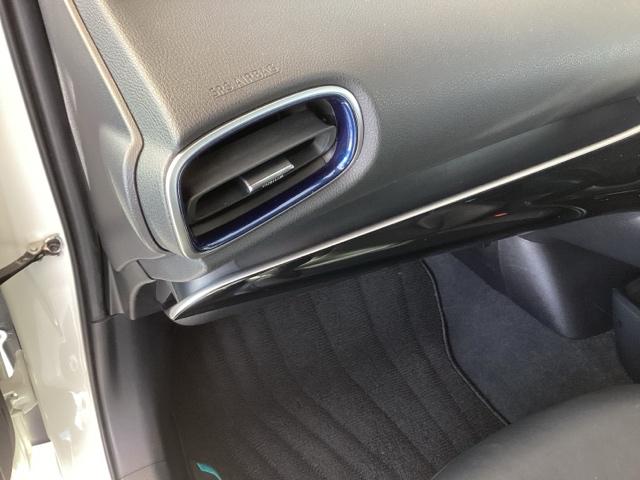 プリウス Ｓツーリングセレクション　ナビ　フルセグ　リアカメラ　コーナーセンサ　シートＨ　地デジ　バックモニタ　アイスト　エアロ　オ－トエアコン　ＬＥＤランプ　横滑り防止　セキュリティアラーム　エアバック　サイドエアバック　ＥＴＣ車載器（39枚目）