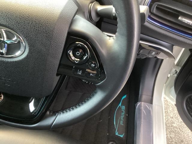 プリウス Ｓツーリングセレクション　ナビ　フルセグ　リアカメラ　コーナーセンサ　シートＨ　地デジ　バックモニタ　アイスト　エアロ　オ－トエアコン　ＬＥＤランプ　横滑り防止　セキュリティアラーム　エアバック　サイドエアバック　ＥＴＣ車載器（42枚目）