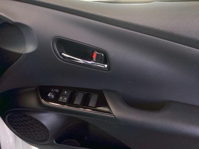 プリウス Ｓツーリングセレクション　ナビ　フルセグ　リアカメラ　コーナーセンサ　シートＨ　地デジ　バックモニタ　アイスト　エアロ　オ－トエアコン　ＬＥＤランプ　横滑り防止　セキュリティアラーム　エアバック　サイドエアバック　ＥＴＣ車載器（45枚目）