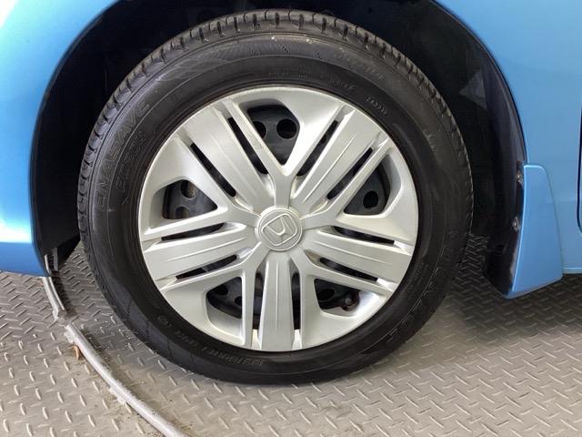 �X�`�[���z�C�[���ɂ́A�z���_�����̃z�C�[���J�o�[���t���Ă��܂��B