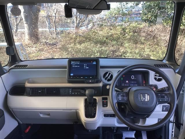 Ｎ－ＢＯＸ ベースグレード　純正ナビ　フルセグ　リアカメラ　アイスト　セキュリティアラーム　地デジＴＶ　誤発信抑制機能　キーレスエントリー　前席シートヒーター　ＵＳＢポート　バックカメラ付　スマートキ　運転席エアバッグ　ナビＴＶ（3枚目）