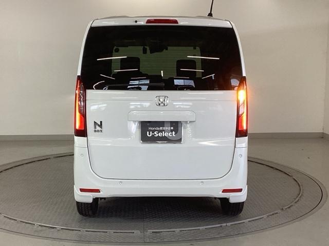 Ｎ－ＢＯＸ ベースグレード　純正ナビ　フルセグ　リアカメラ　アイスト　セキュリティアラーム　地デジＴＶ　誤発信抑制機能　キーレスエントリー　前席シートヒーター　ＵＳＢポート　バックカメラ付　スマートキ　運転席エアバッグ　ナビＴＶ（9枚目）