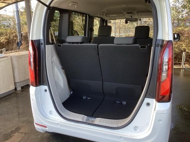 Ｎ－ＢＯＸ ベースグレード　純正ナビ　フルセグ　リアカメラ　アイスト　セキュリティアラーム　地デジＴＶ　誤発信抑制機能　キーレスエントリー　前席シートヒーター　ＵＳＢポート　バックカメラ付　スマートキ　運転席エアバッグ　ナビＴＶ（21枚目）