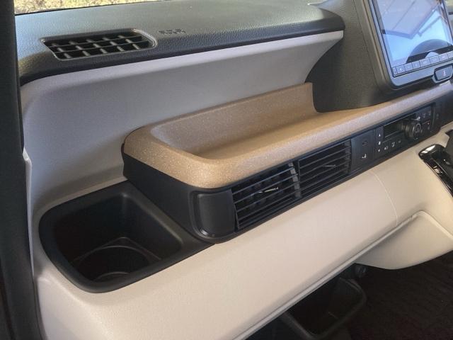 Ｎ－ＢＯＸ ベースグレード　純正ナビ　フルセグ　リアカメラ　アイスト　セキュリティアラーム　地デジＴＶ　誤発信抑制機能　キーレスエントリー　前席シートヒーター　ＵＳＢポート　バックカメラ付　スマートキ　運転席エアバッグ　ナビＴＶ（43枚目）