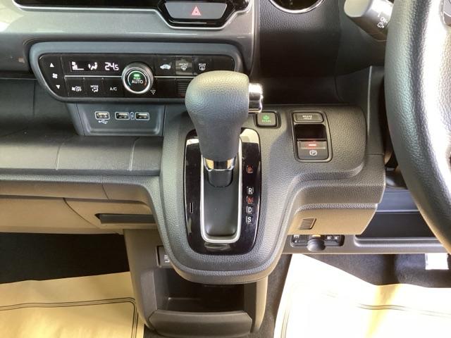 �����X�b�L���A�C���p�l�V�t�g�ł��B�p�[�L���O�u���[�L�͓d�q����p�[�L���O�u���[�L�^�C�v�Ȃ̂ŁA�^�]�ȂƏ���Ȃ̊Ԃ��X�b�L�����Ă��܂��B